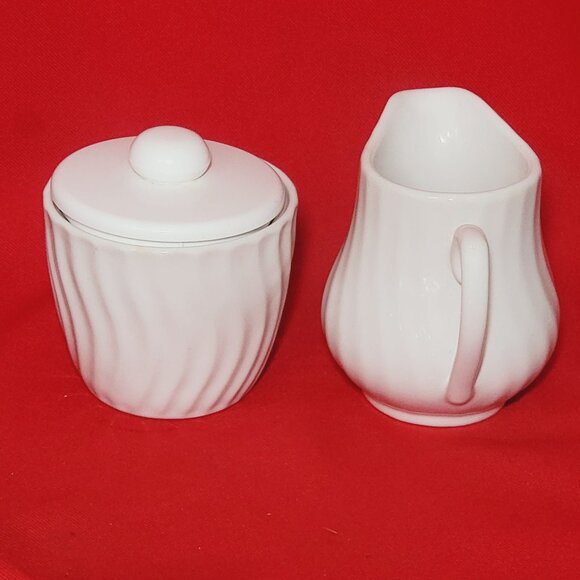 Vintage Royal Norfolk Porcelain Sugar and Creamer Set Embossed Swirls - Picture 5 of 10